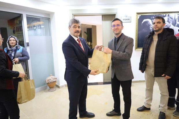 BELEDİYEMİZDE BAYRAM SEVİNCİ PAYLAŞILDI