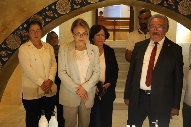 TBMM MHP Grup Başkanvekili ve Nevşehir Milletvekilimiz Sayın Prof. Dr. Filiz Kılıç, Belediye Başkanımız Sayın Mustafa Kenan Sarıtaş, ile birlikte belediyemize ait Alaaddin Hamamı’nda incelemelerde bulunuldu.