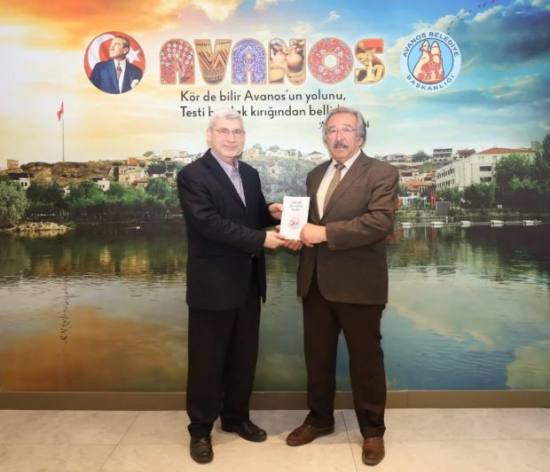 Akademisyen Sn. Prof. Dr. Mehmet Soysaldı ve Karayolu Trafik Yol Güvenliği Şubesi Başkanı eğitimci ve yazar Sn. Şahin Güneş Belediye Başkanımız Sn. Mustafa Kenan Sarıtaş’ı ziyaret ettiler.