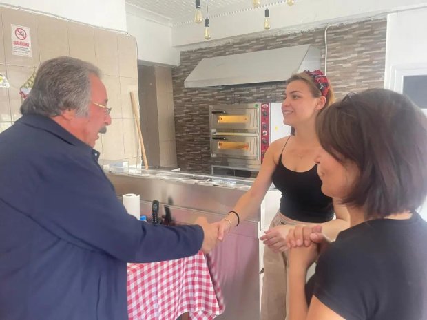 Belediye Başkanımız Mustafa Kenan Sarıtaş, Yeni Esnafımızın işyeri açılışını yaptı.
