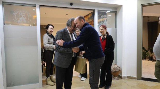 BELEDİYE BAŞKANIMIZ PERSONELLERİMİZİN YENİ YILINI KUTLADI