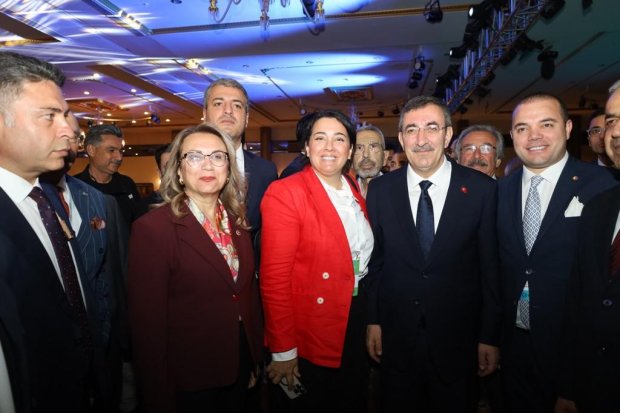 Belediye Başkanımız Sayın Mustafa Kenan Sarıtaş “Uluslararası Jeotermal Yatırımcılar Zirvesi”ne katıldı.