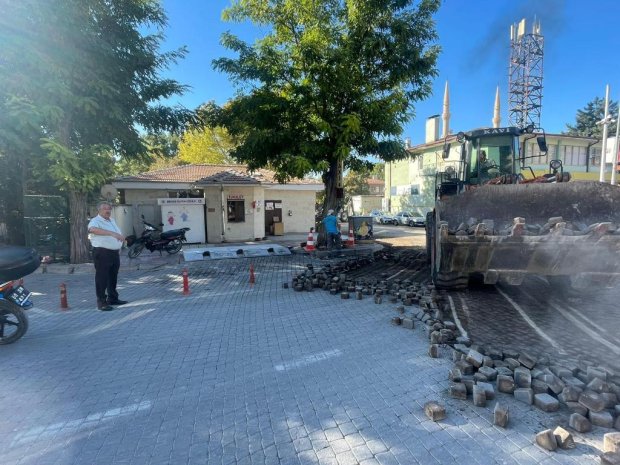 Belediye Başkanımız Sayın Mustafa Kenan Sarıtaş, belediyemize ait iş sahalarında sürdürülen çalışmaları sahada kontrol etti.