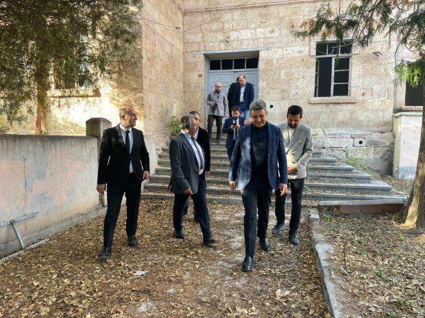 Kapadokya Alan Başkanımız Sayın Cem Aslanbay, Teknik Başkan Yardımcısı Sayın Lütfü Bilgin ve İdari Başkan Yardımcısı Sayın Dr. Hasan Şanlı, Belediye Başkanımız Sayın Mustafa Kenan Sarıtaş’a ziyarette bulundu.