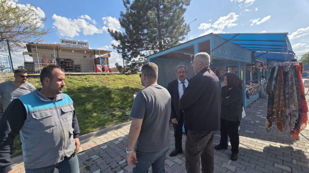 BAHAR SEZONUYLA BİRLİKTE YEŞİL ALAN ÇALIŞMALARI HIZ KAZANDI