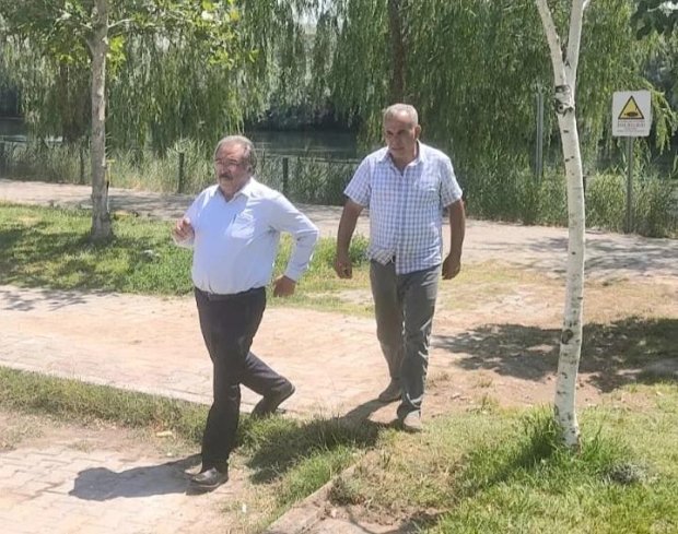 Belediye Başkanımız Vatandaşlarla Sohbet Ederek Sahada Çalışmaları Kontrol Etti