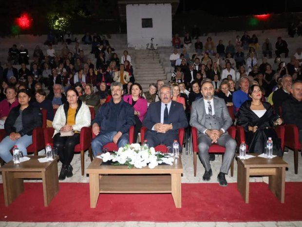 7. ULUSLARARASI TÜRK MÜZİĞİ KOROLAR FESTİVALİ AVANOS'TA GERÇEKLEŞTİRİLDİ.