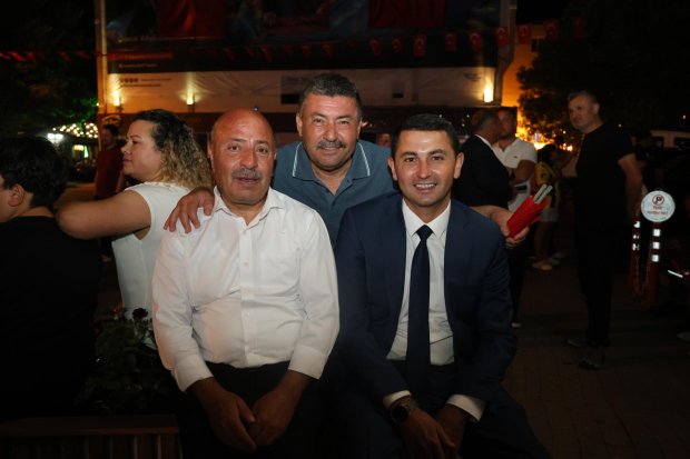 15 TEMMUZ DEMOKRASİ VE MİLLÎ BİRLİK GÜNÜ, İLÇEMİZDE BÜYÜK BİR COŞKU VE ANLAM YÜKLÜ BİR PROGRAMLA ANILDI