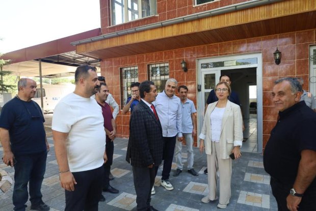 TBMM MHP Grup Başkanvekili ve Nevşehir Milletvekilimiz Sayın Prof. Dr. Filiz Kılıç, Belediye Başkanımız Sayın Mustafa Kenan Sarıtaş, MHP heyeti ile birlikte Karacauşağı Köyü, Kalaba Belediyesi ve Sarılar Köyü’ne ziyarette bulunuldu.