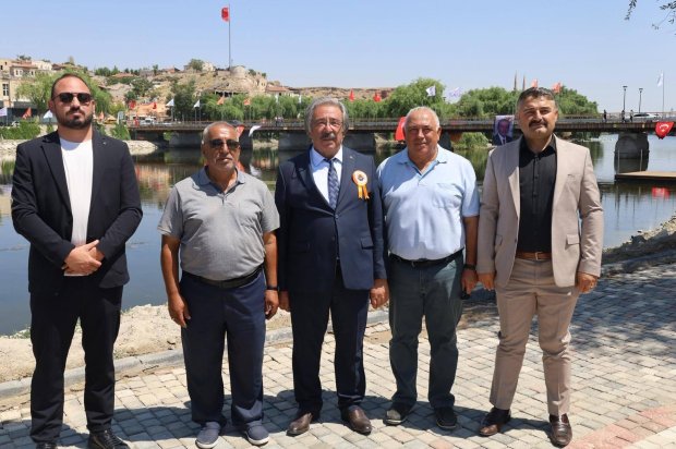 Ulaştırma ve Altyapı Bakanımız Sayın Abdulkadir Uraloğlu’nun katılımlarıyla kapsamlı şekilde restorasyonu tamamlanarak hizmete giren Tarihi Taş Köprümüzün resmi açılışı tören gerçekleştirildi.
