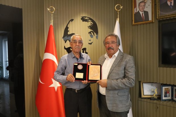 Göreme Belediyesi’nin önceki dönem Belediye Başkanlarından Sayın Mustafa Mızrak, Belediye Başkanımız Sayın Mustafa Kenan Sarıtaş’ı makamında ziyaret etti.