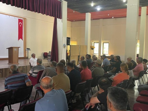 Belediye Başkanımız Sn. Mustafa Kenan Sarıtaş, Avanos Köybağında bağı ve bahçesi bulunan hemşehrilerimizin katılımıyla gerçekleştirilen toplantıda, Köybağı ile ilgili karşılıklı görüş alışverişinde bulundu.