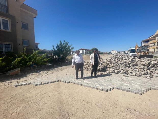 Belediye Başkanımız Sayın Mustafa Kenan Sarıtaş, belediyemiz tarafından ilçemiz genelinde yürütülen altyapı ve çevre düzenleme çalışmalarını sahada yerinde inceledi.