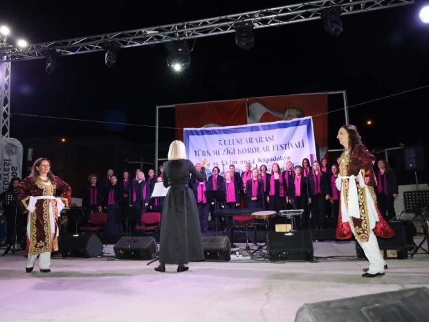 7. ULUSLARARASI TÜRK MÜZİĞİ KOROLAR FESTİVALİ AVANOS'TA GERÇEKLEŞTİRİLDİ.