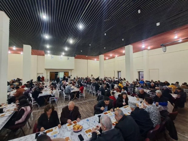 Ramazan soframızda vatandaşlarımız ile bir araya gelmeye devam ediyoruz.