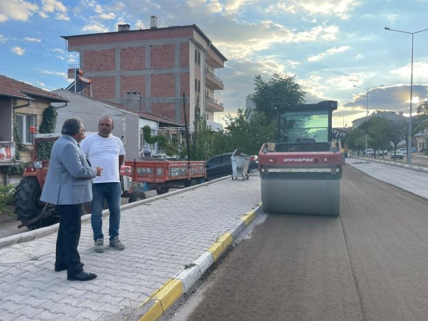 Belediye Başkanımız Sayın Mustafa Kenan Sarıtaş, ilçemizde yürütülen yol çalışmalarını sahada inceleyerek denetimlerde bulundu.