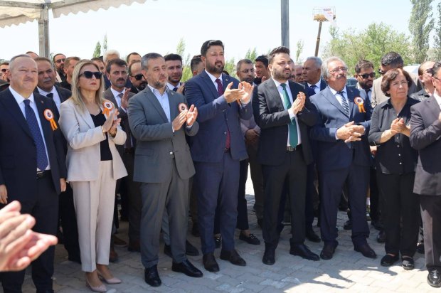 Ulaştırma ve Altyapı Bakanımız Sayın Abdulkadir Uraloğlu’nun katılımlarıyla kapsamlı şekilde restorasyonu tamamlanarak hizmete giren Tarihi Taş Köprümüzün resmi açılışı tören gerçekleştirildi.