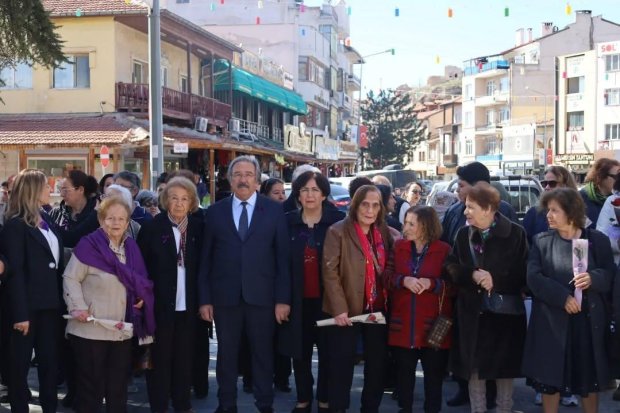 Belediye Başkanımız Sn. Mustafa Kenan Sarıtaş, 8 Mart Dünya Kadınlar Gününde Atatürkçü Düşünce Derneği Avanos Şubesi tarafından düzenlenen törene katıldı.