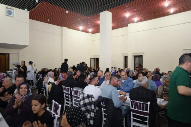 Bolluğu, bereketi ve rahmeti ile gelen Ramazan-ı Şerifte bir arada orucumuzu açmaya devam ediyoruz.