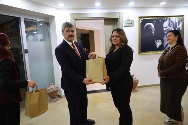 BELEDİYEMİZDE BAYRAM SEVİNCİ PAYLAŞILDI
