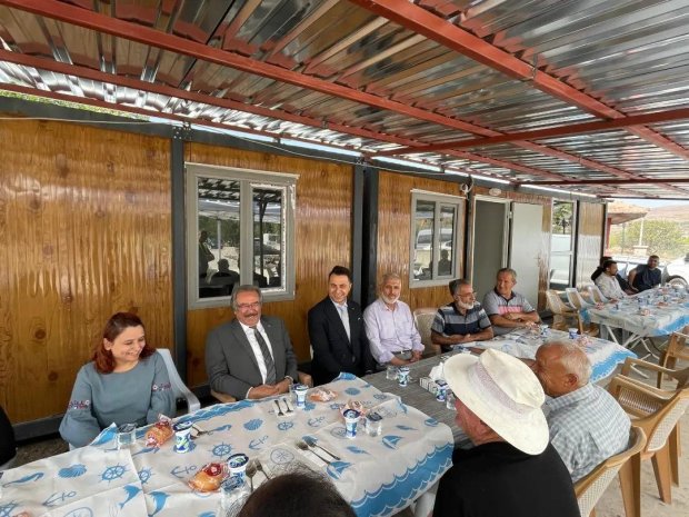 Belediye Başkanımız Mustafa Kenan Sarıtaş, ilçemizin Yeni Hükümet Konağının yapım çalışmalarını yürüten müteahhit firmanın düzenlediği yemeğe katıldı.