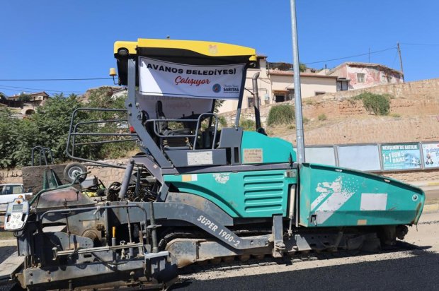 “Avanos’un Çehresini Değiştiren Hizmet: İnönü Caddesi’nde BSK Sıcak Asfalt Atımı Başladı”