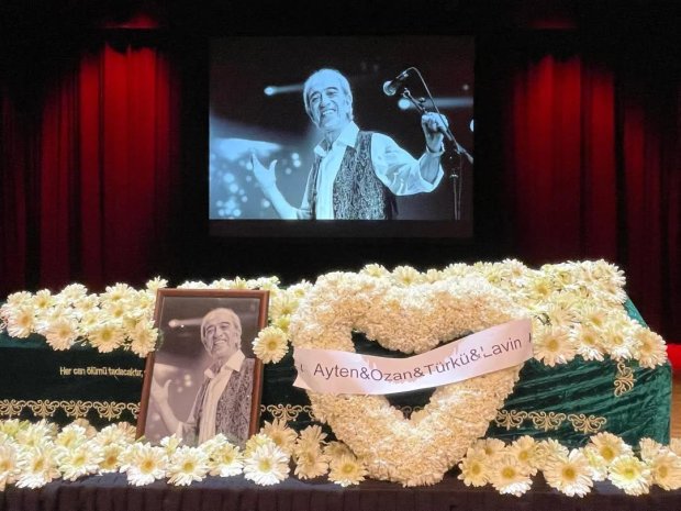 Belediye Başkanımız Sn. Mustafa Kenan Sarıtaş Usta Sanatçı Edip Akbayram İçin İstanbul'da Düzenlenen Törene Katıldı.
