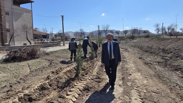 Belediye Başkanımız Sayın Mustafa Kenan Sarıtaş saha çalışmalarını inceledi.
