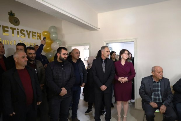 Belediye Başkanımız Sayın Mustafa Kenan Sarıtaş, Diyetisyen Sayın Nimet Yavuz’un işyeri açılışını gerçekleştirdi.
