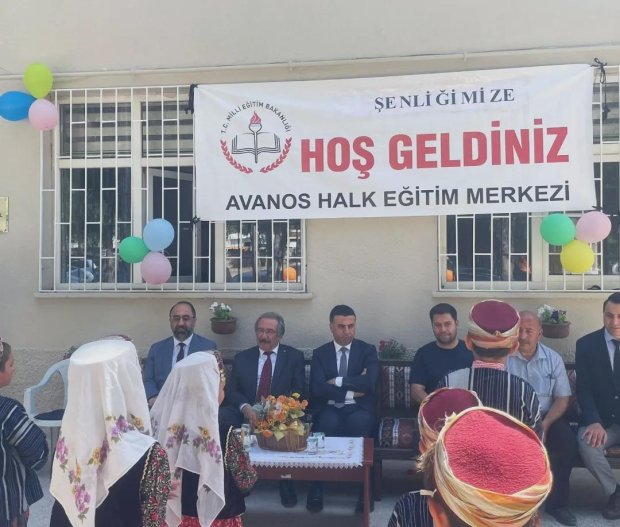 Hayat Boyu Öğrenme Haftası Etkinlikleri Kapsamında Yıl Sonu Sergisi Açılışı Yapıldı