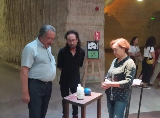 Belediye Başkanımız Mustafa Kenan Sarıtaş Heykeltraş İsmail Sever ve Berk Olgun'un Güray Müzede düzenlenen Heykel ve Karikatür sergisini gezdi.