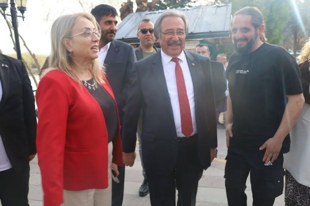 TBMM MHP Grup Başkanvekili ve Nevşehir Milletvekilimiz Sn. Prof. Dr. Filiz Kılıç, Belediye Başkanımız Sn. Mustafa Kenan Sarıtaş, MHP Avanos İlçe Başkanımız Sn. Alparslan Atasoy ve İl Genel Meclis Üyemiz Sn. Murat Öztürk, çarşı merkezinde ve Kızılırmak ken