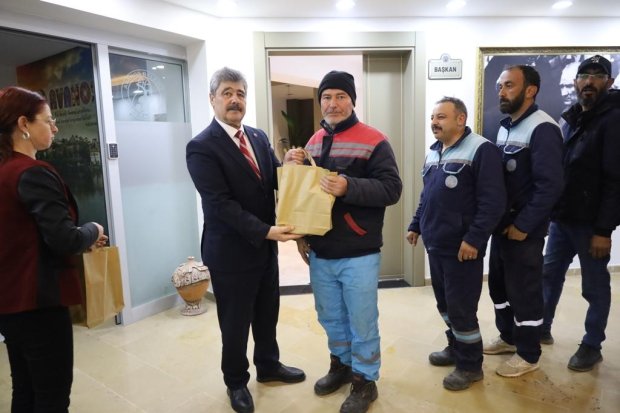 BELEDİYEMİZDE BAYRAM SEVİNCİ PAYLAŞILDI