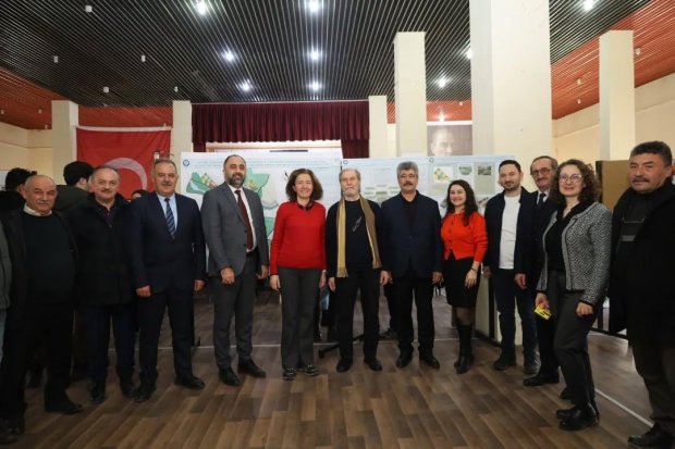 Gazi Üniversitesi Şehir ve Bölge Planlama Bölümü öğrencilerinin tasarım olarak 2040 yılı için Avanos’u planlama çalışmalarını içeren serginin açılışı yapıldı.