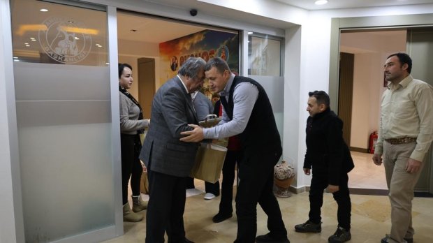 BELEDİYE BAŞKANIMIZ PERSONELLERİMİZİN YENİ YILINI KUTLADI