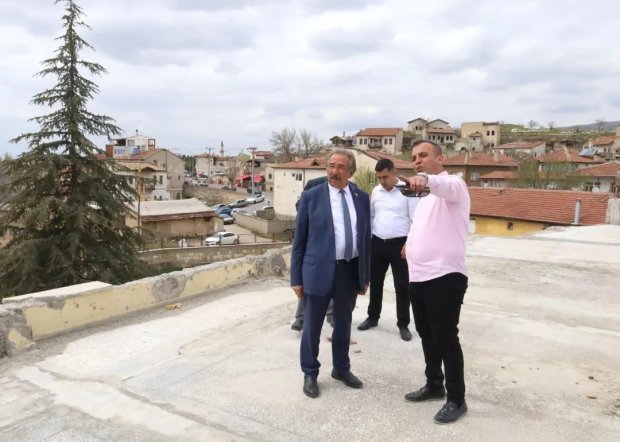 Belediye Başkanımız Mustafa Kenan Sarıtaş, eski yurt binasında incelemeler yaptı.