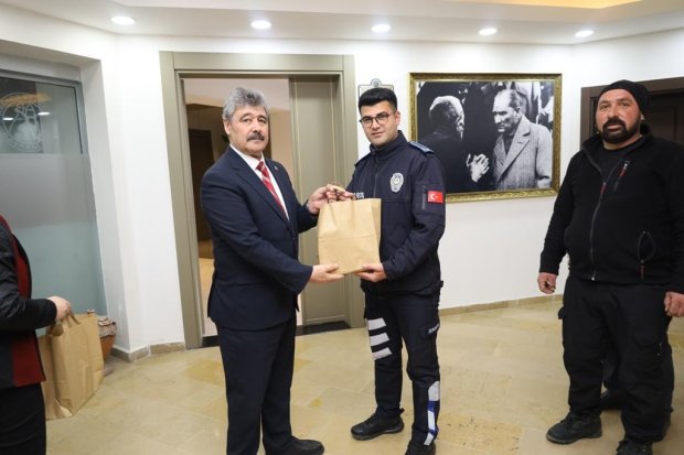 BELEDİYEMİZDE BAYRAM SEVİNCİ PAYLAŞILDI