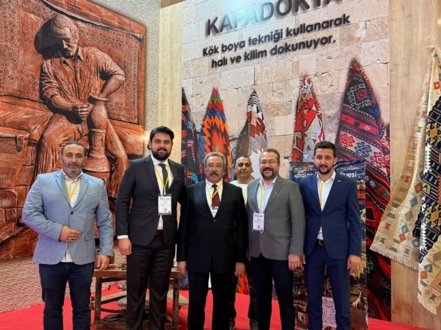 Nevşehir Valimiz Sayın Ali Fidan, EMITT 2025 Turizm Fuarında Avanos Standını Ziyaret Etti.