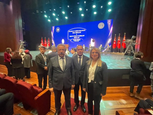 MUSTAFA GÜRAY TÜYSÜZ’E KÜLTÜR VE TURİZM BAKANLIĞI’NDAN “YAŞAYAN İNSAN HAZİNELERİ – YAŞAYAN MİRAS MÜZESİ” ÖZEL ÖDÜLÜ