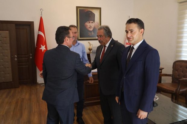 30 Ağustos Zafer Bayramı kutlama töreninin ardından, Avanos Kaymakamlık makamında tebriklerin kabulü gerçekleştirildi.