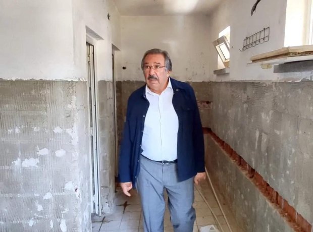 Belediye Başkanımız Mustafa Kenan Sarıtaş, Alaaddin Cami tuvaletinde devam eden tadilat çalışmasını yerinde inceledi.