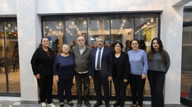 Belediye Başkanımız, Avanos’un yetiştirdiği değerli sinema sanatçısı hemşehrimiz Sayın Dr. Ercan Kesal ile ilçemizde çekimlerine başlanan Kıyıdaki Gölge filminin set ekibini belediyemiz Sosyal Tesislerinde ağırladı.