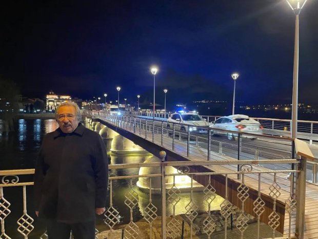 Avanos Tarihi Taş Köprü, aydınlatma çalışmalarının tamamlanmasıyla birlikte göz kamaştıran bir görünüme kavuştu.