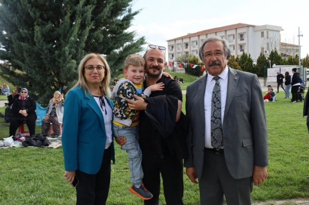 Hıdırellez Şenliği, belediyemizin organizasyonuyla yoğun ilgi ve katılımla coşkulu bir şekilde gerçekleştirildi.