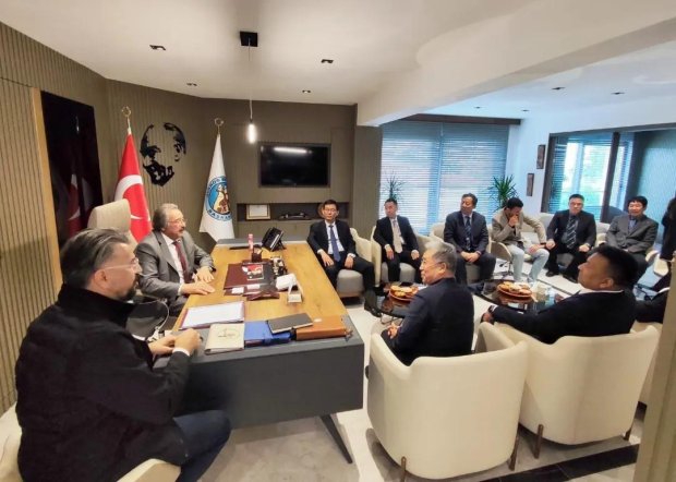 Çinli Yatırımcılar, Belediye Başkanımız İle Görüştü