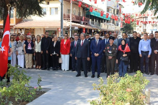 Şanlı tarihimize altın harflerle yazılan 30 Ağustos Zafer Bayramı'nın 103. yıl dönümü ilçemizde coşkuyla kutlandı.