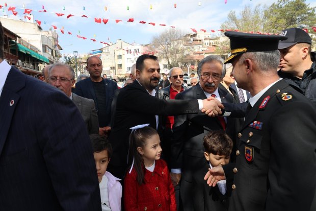 23 NİSAN ULUSAL EGEMENLİK VE ÇOCUK BAYRAMI DOLAYISIYLA ÇELENK TÖRENİ DÜZENLENDİ