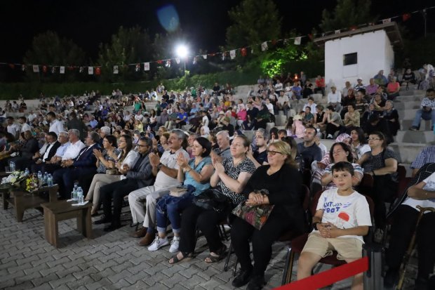 Avanos Amatör Türk Sanat Müziği Korosu Birbirinden Güzel Eserlerle Gönülleri Mest Etti