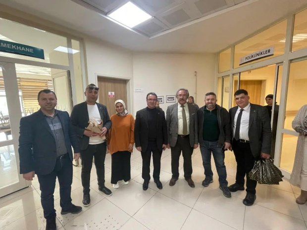Belediye Başkanımız Sayın Mustafa Kenan Sarıtaş, 14 Mart Tıp Bayramı Dolayısıyla Sağlık Çalışanlarını Ziyaret Etti.