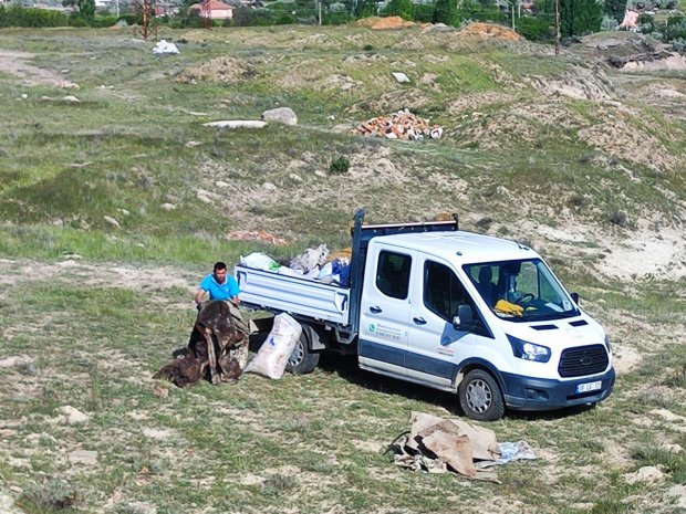 Belediye Başkanımız Hafriyat Alanı Mevkiindeki Saha Temizlik Çalışmalarına İştirak Etti